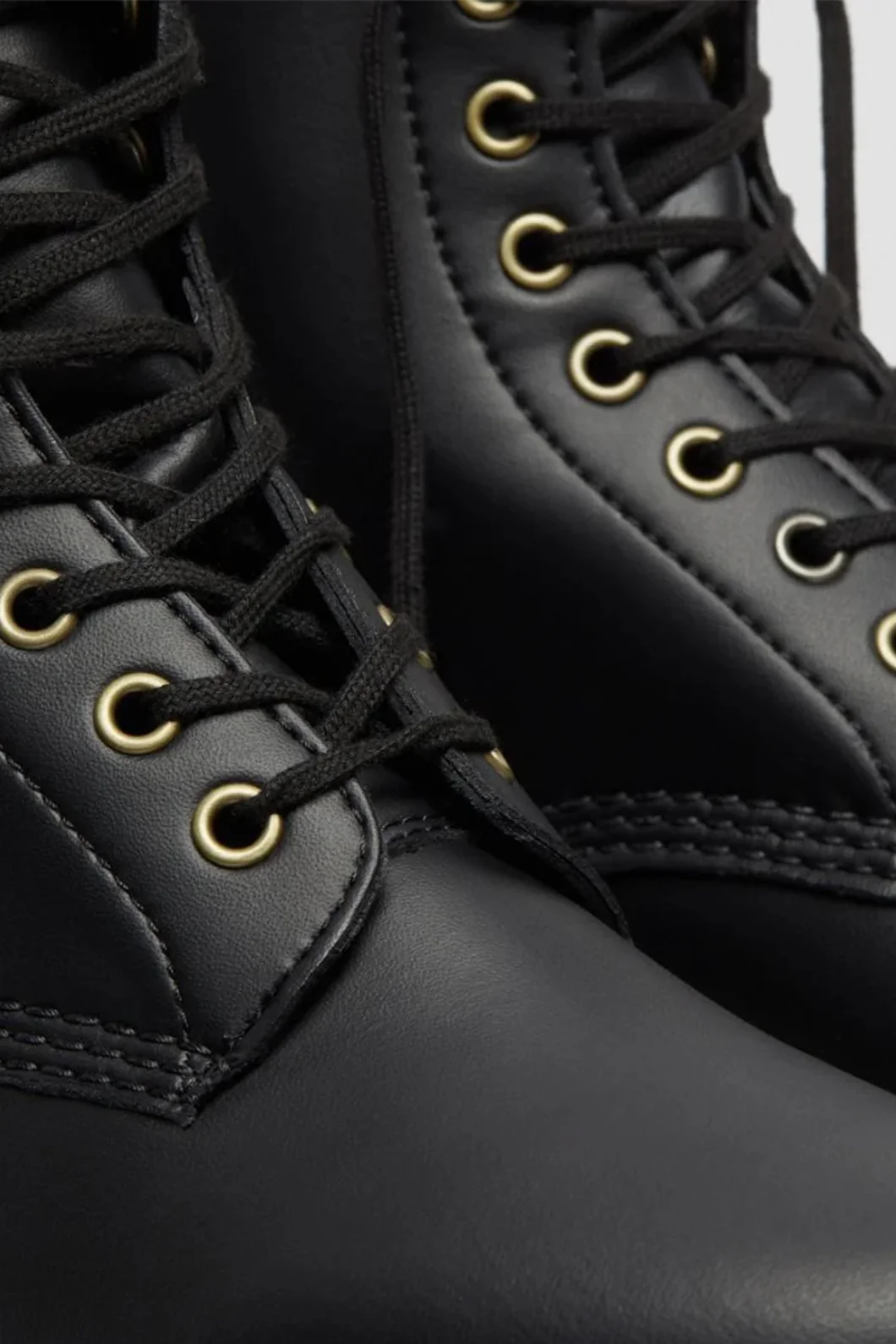 Docs Vegan 8 Eye Boot - Image 5