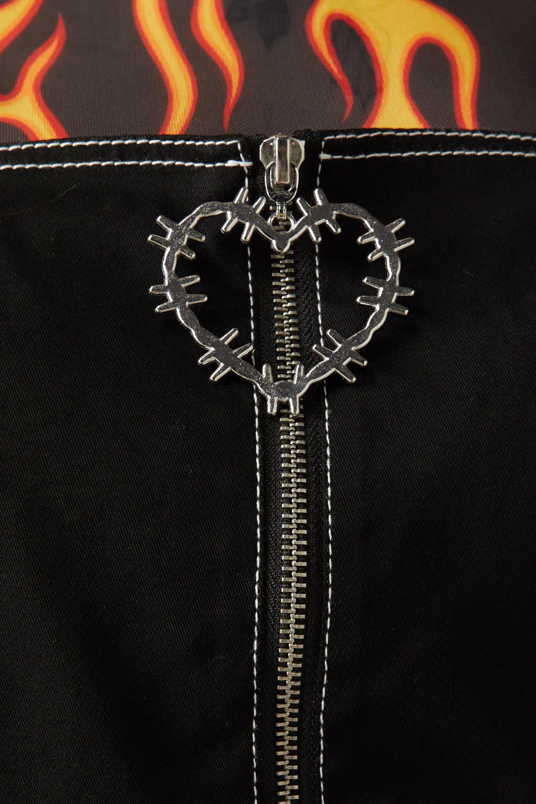 Metal Heart Zip Up Pinny - Image 5